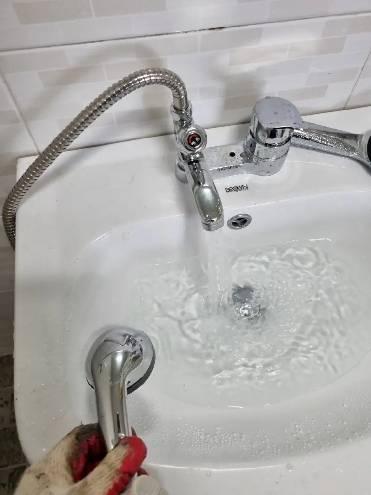 샤워겸용 수전 교체 9